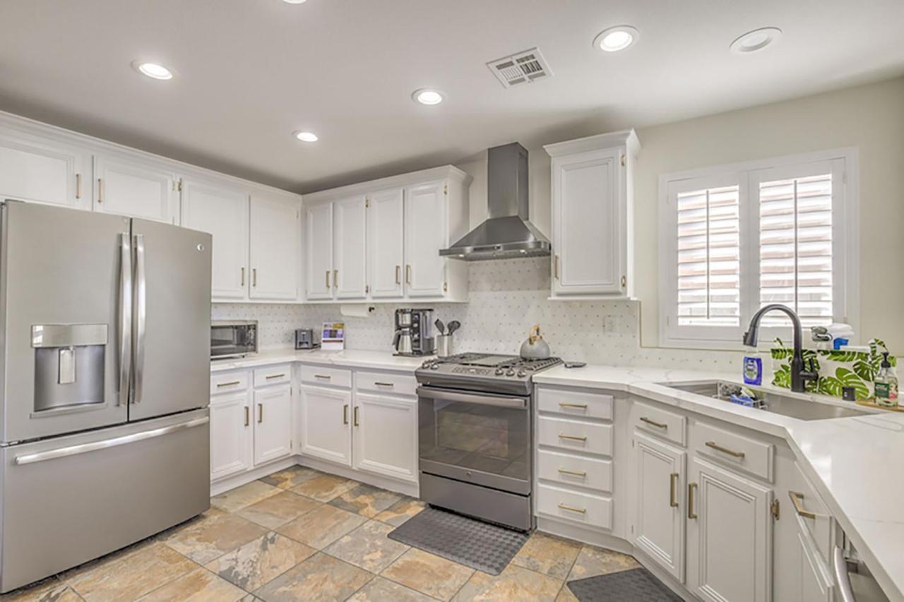 Buddha Gem, Central 6 Bed Room Luxury Home With Pool Hot Tub Game Room And Much More Las Vegas Exterior photo