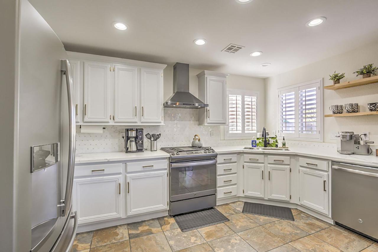 Buddha Gem, Central 6 Bed Room Luxury Home With Pool Hot Tub Game Room And Much More Las Vegas Exterior photo