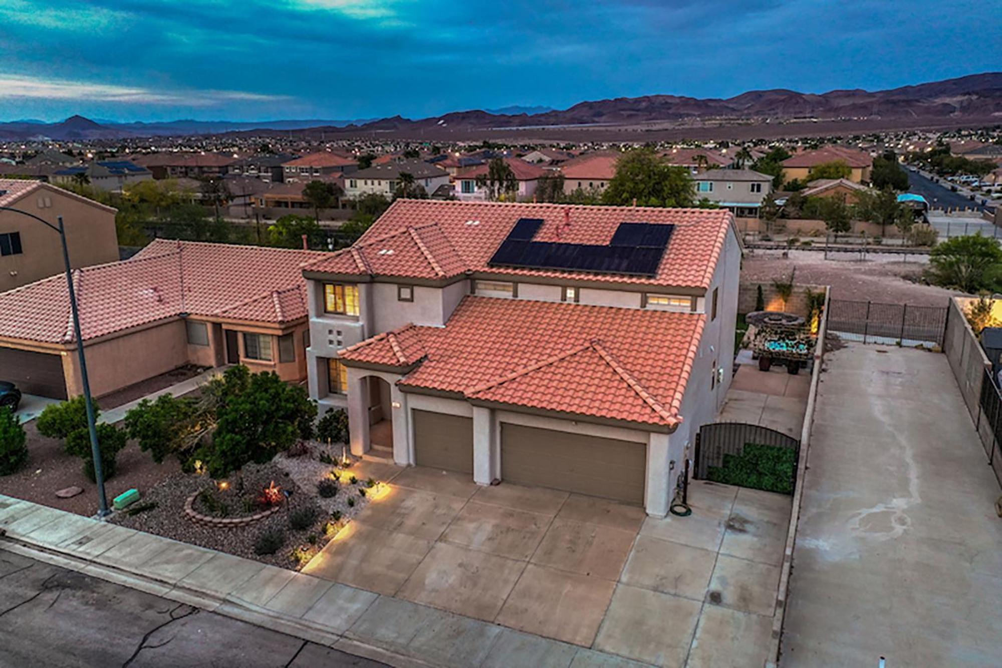 Buddha Gem, Central 6 Bed Room Luxury Home With Pool Hot Tub Game Room And Much More Las Vegas Exterior photo
